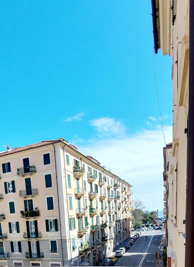 Ca' Mariuccia. Appartamento A Un Passo Dal Mare Savona Kültér fotó