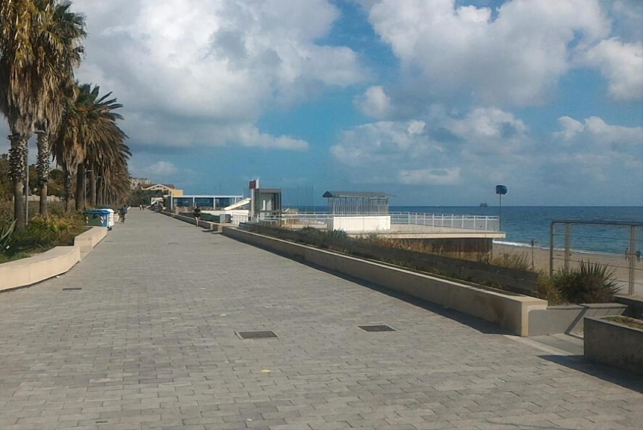 Ca' Mariuccia. Appartamento A Un Passo Dal Mare Savona Kültér fotó